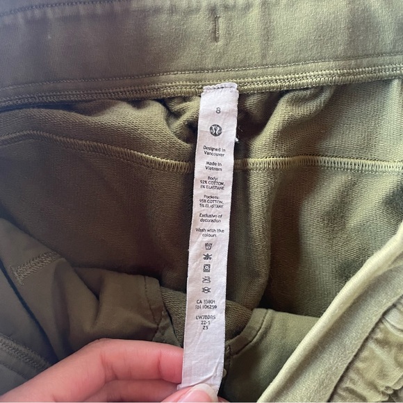 lululemon athletica Women's Inner Glow Shorts - vista Green - Picture 7 of 14